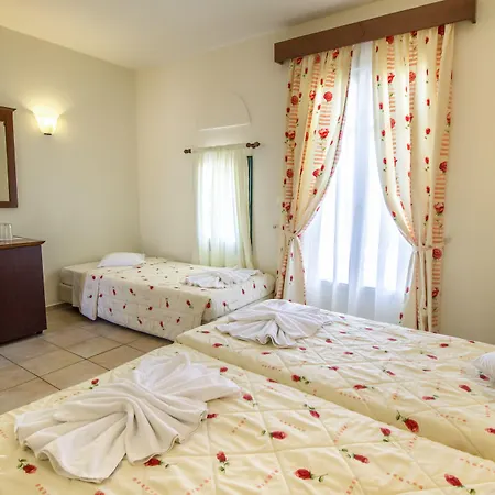Naxos Palace 4*